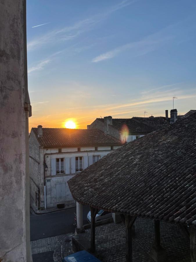 Auberge Du Boisne Villebois-Lavalette Exteriér fotografie