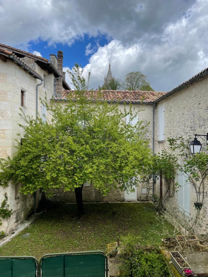 Auberge Du Boisne Villebois-Lavalette Exteriér fotografie